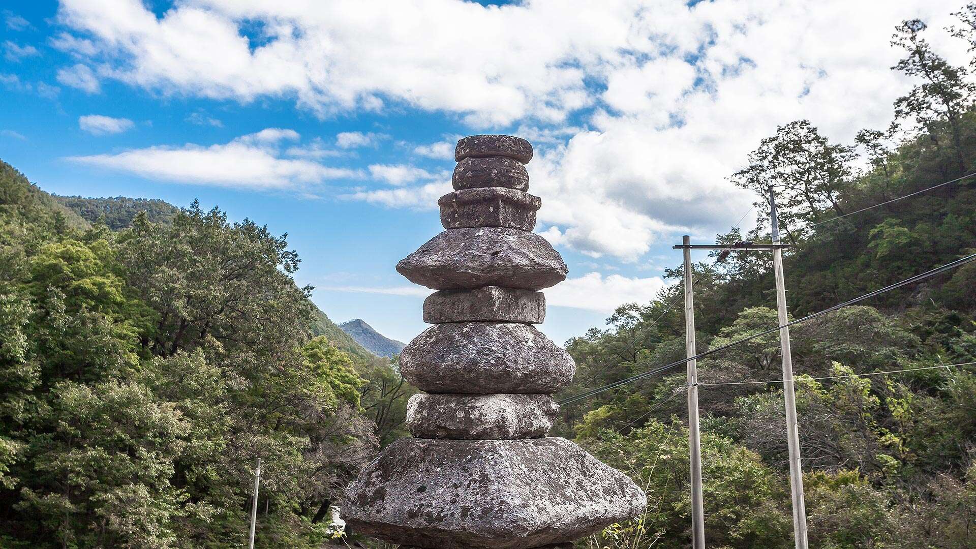 山溪里三層石塔 (Sangye-ri Three-story Stone Pagoda)