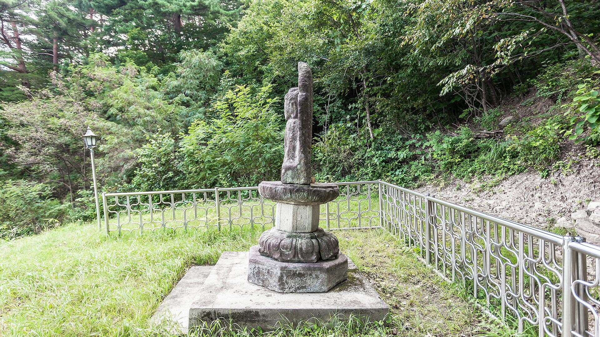 普光里石造如來坐像 (Bogwang-ri Seated Stone Buddha)