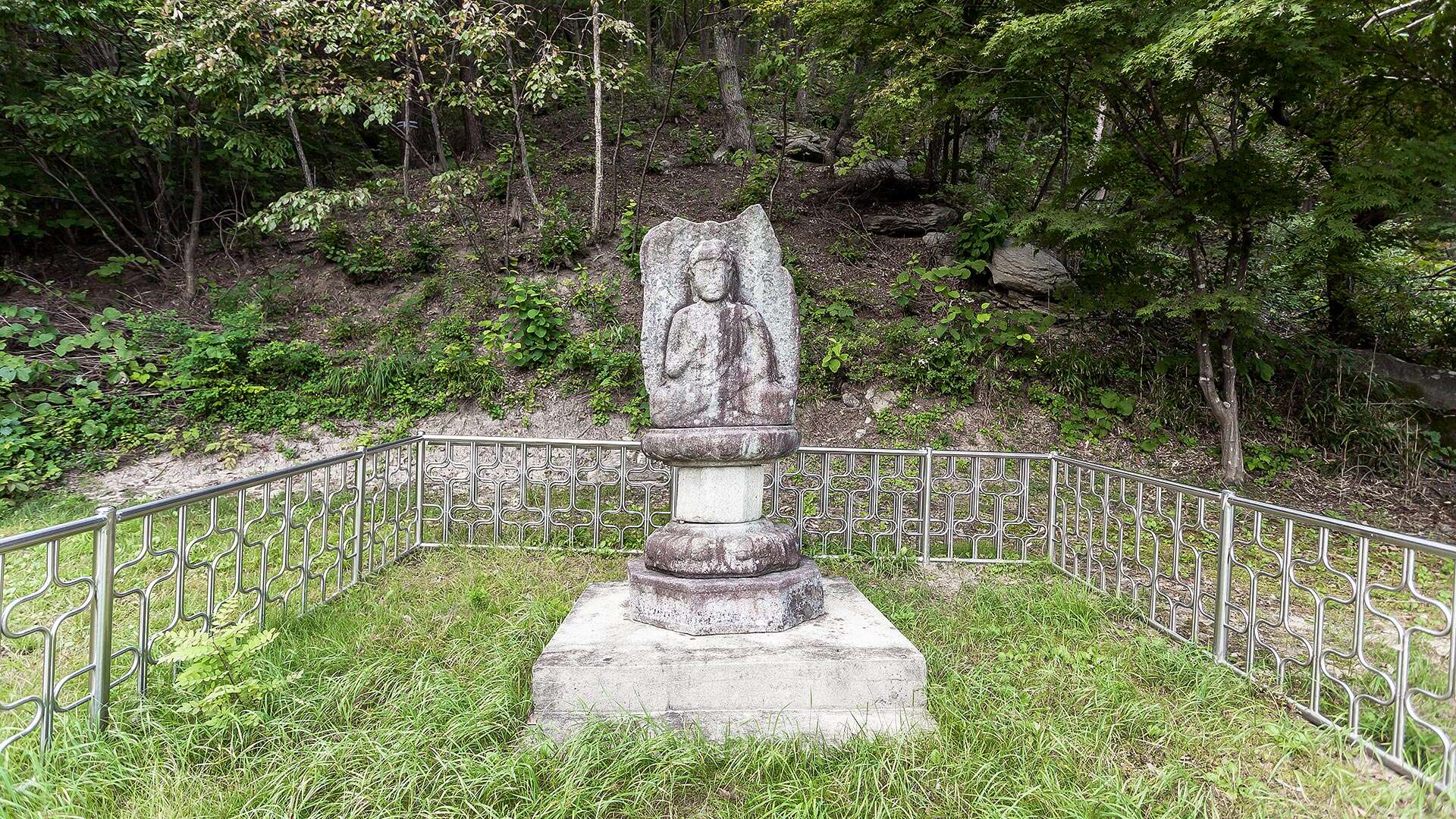普光里石造如來坐像 (Bogwang-ri Seated Stone Buddha)