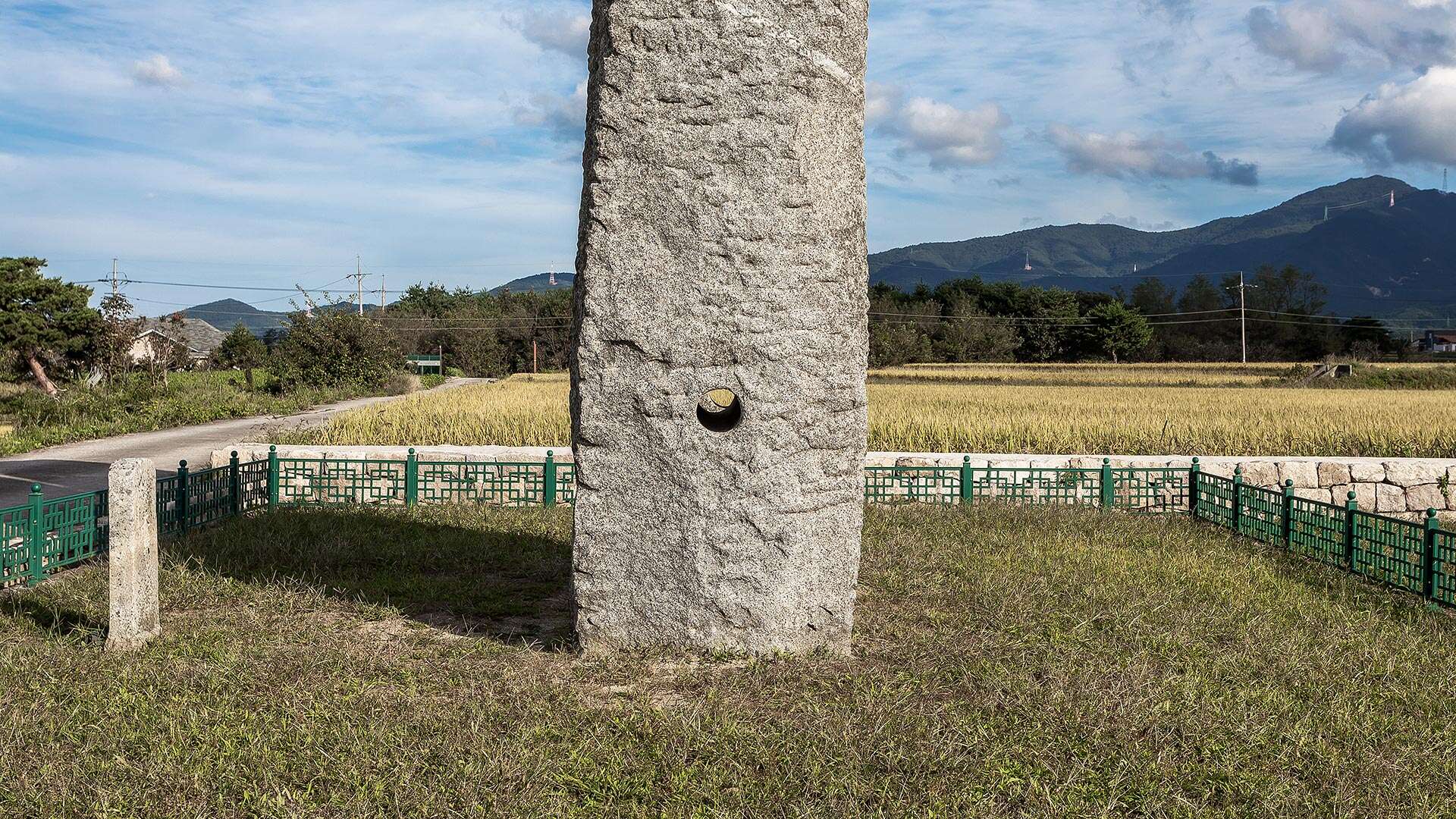 堀山寺址幢竿支柱 (Gulsansa Temple Site Flagpole Supports)