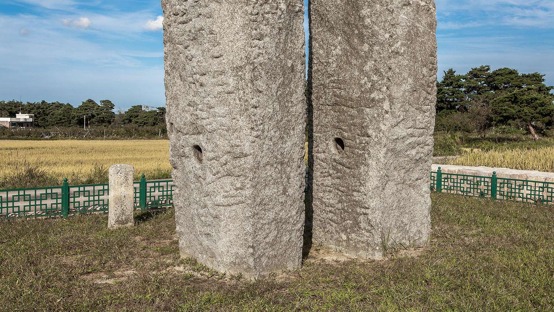 堀山寺址幢竿支柱 (Gulsansa Temple Site Flagpole Supports)