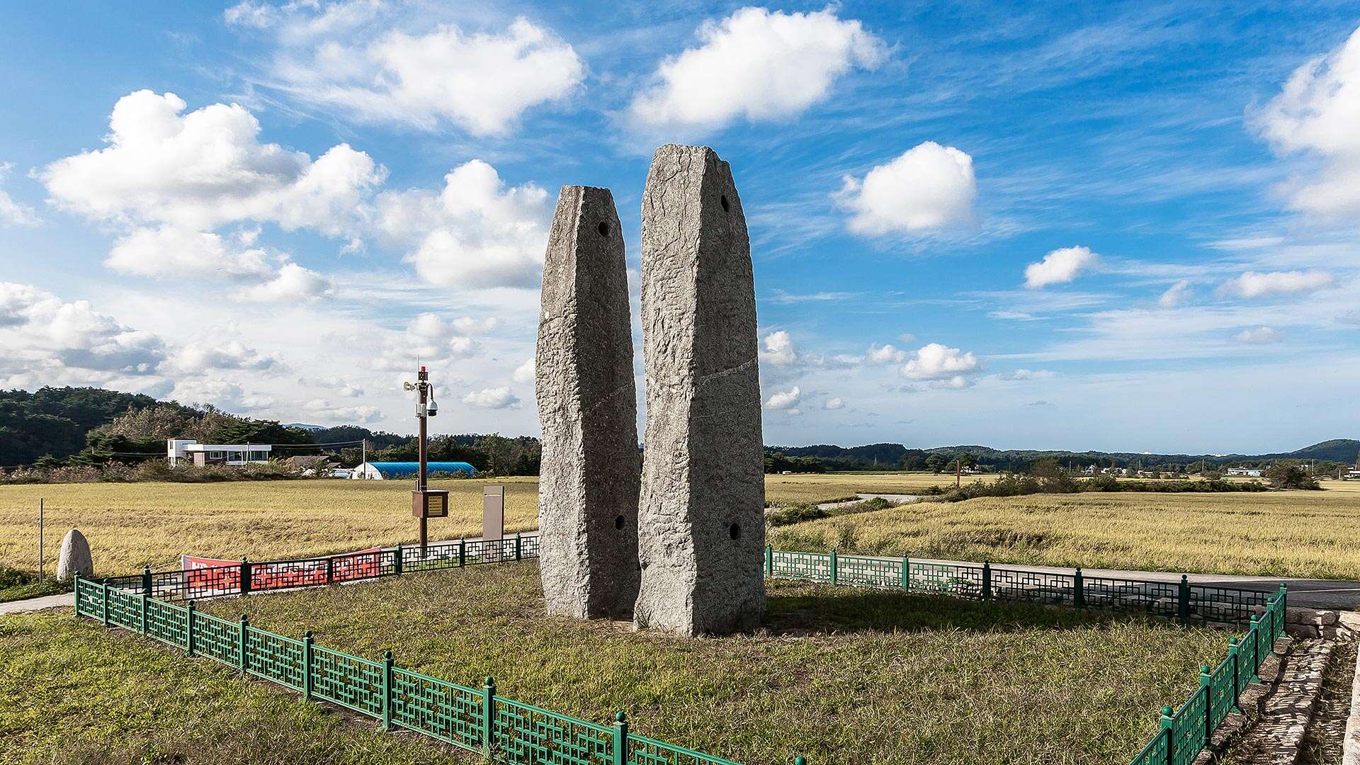 堀山寺址幢竿支柱 (Gulsansa Temple Site Flagpole Supports)