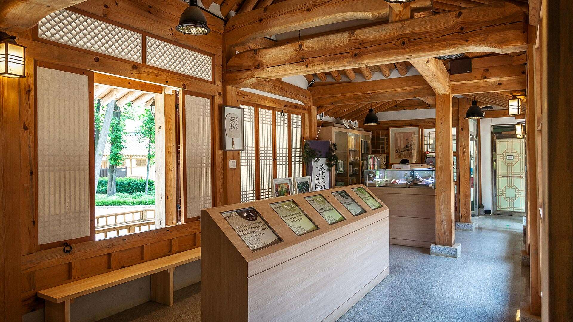 許筠・許蘭雪軒記念公園