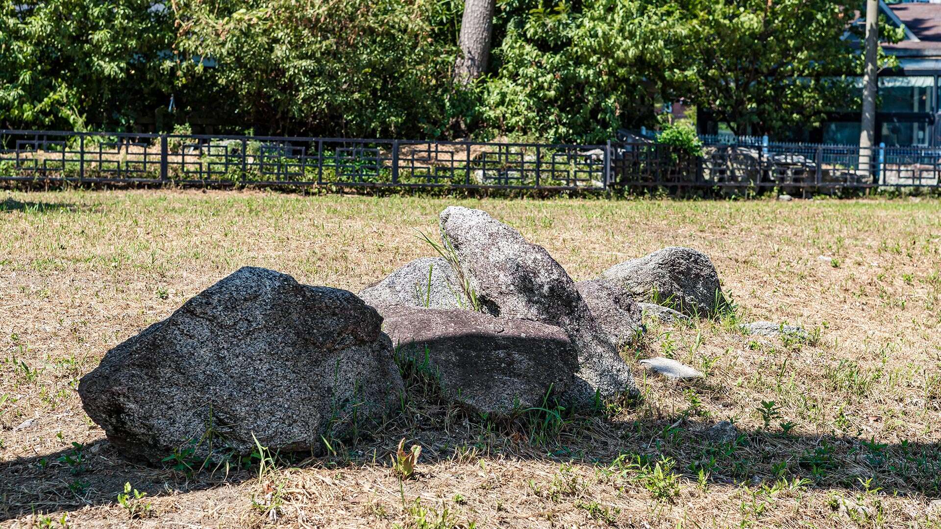 江陵草堂洞遺址 (Gangneung Chodang-dong Relics)