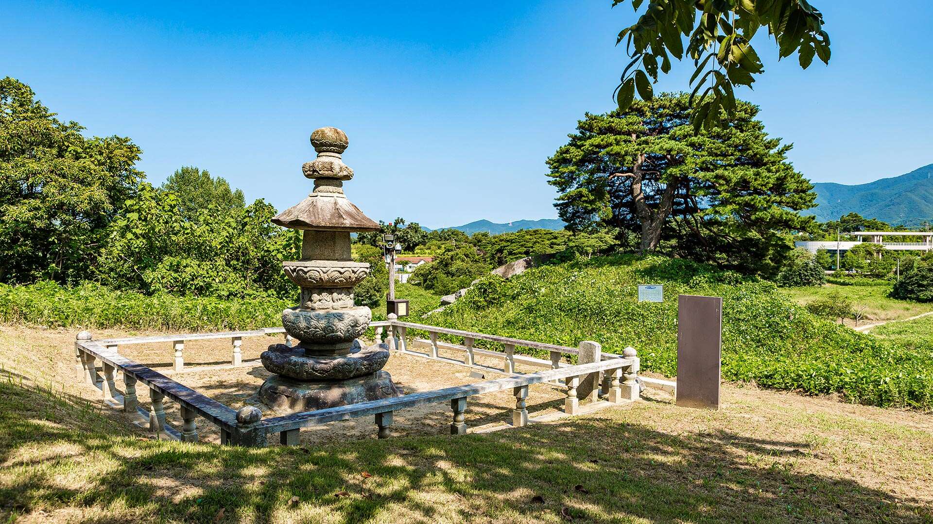 鶴村