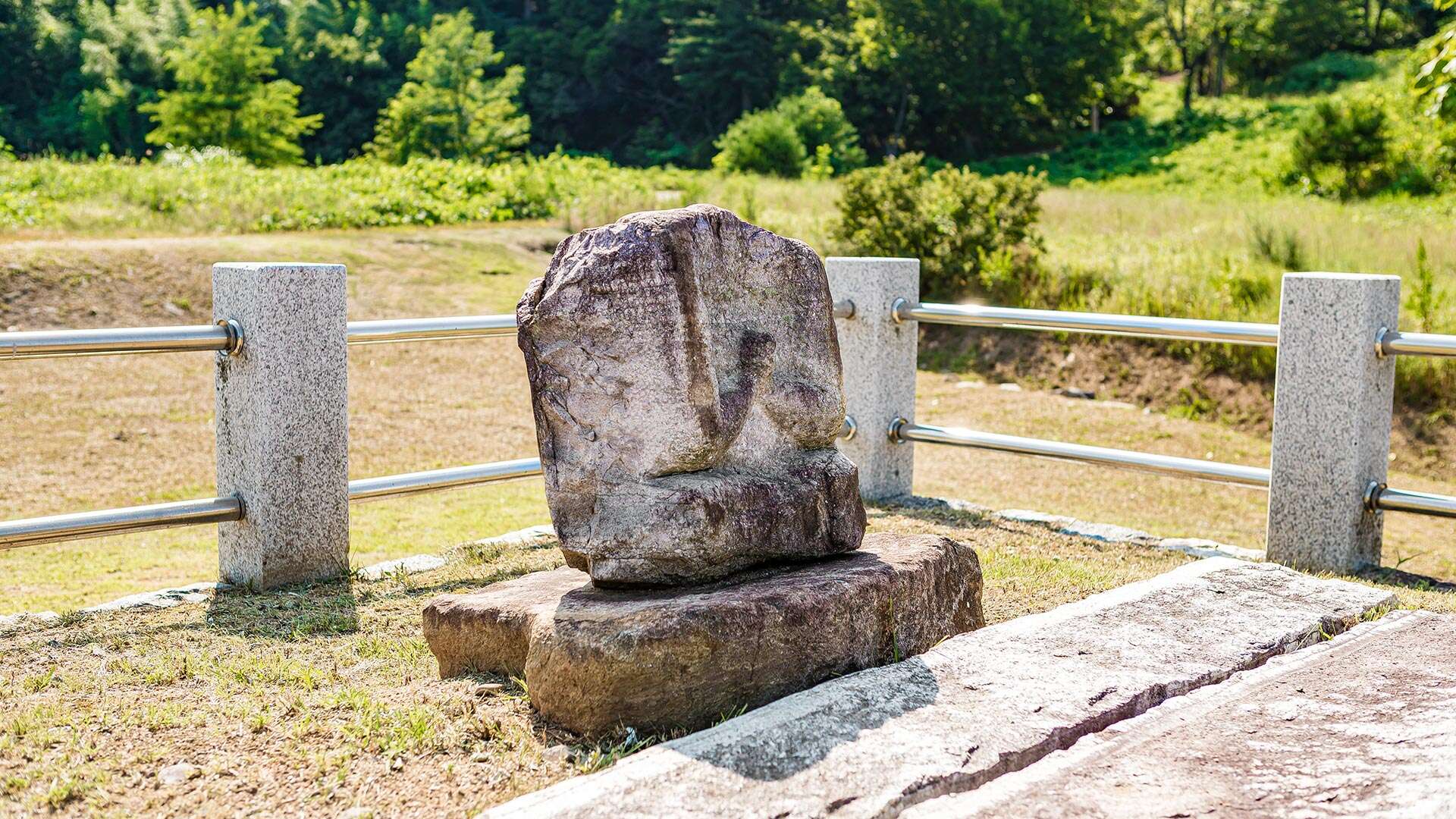 鶴村