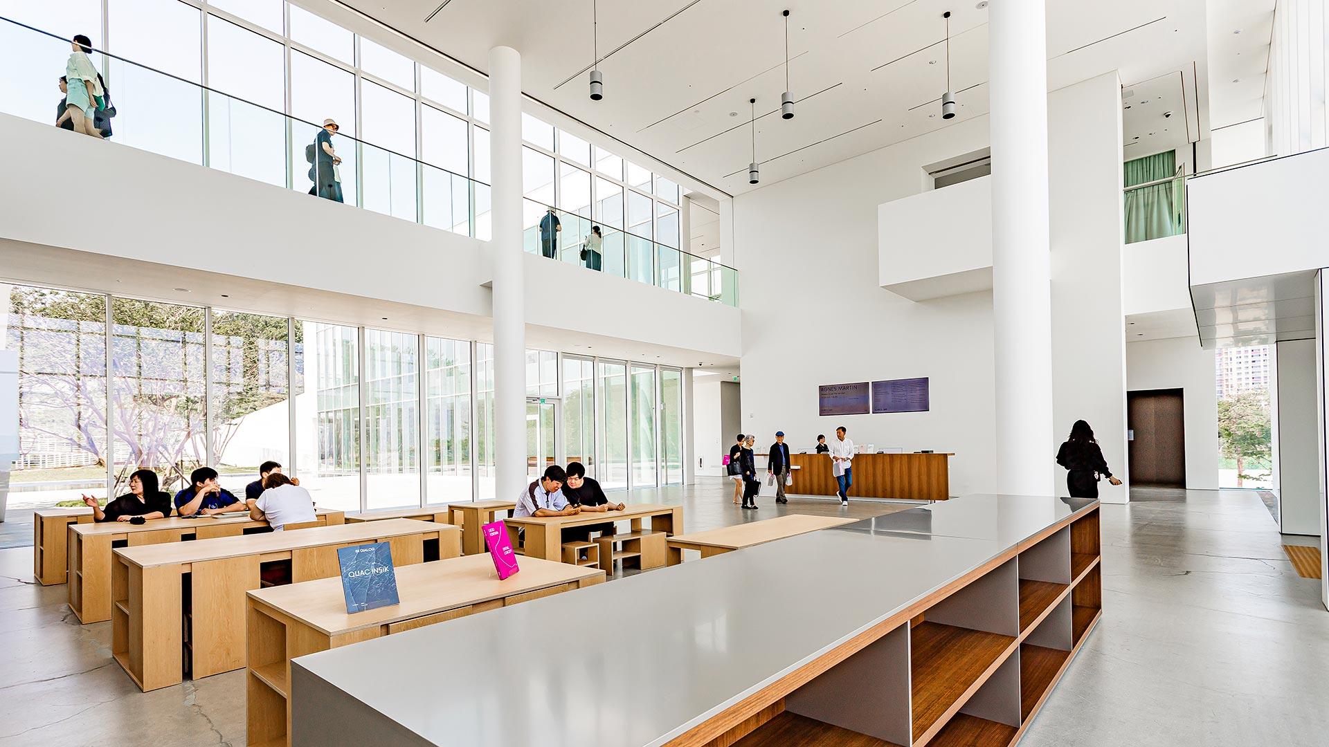 索罗尔艺术博物馆大堂和咖啡厅