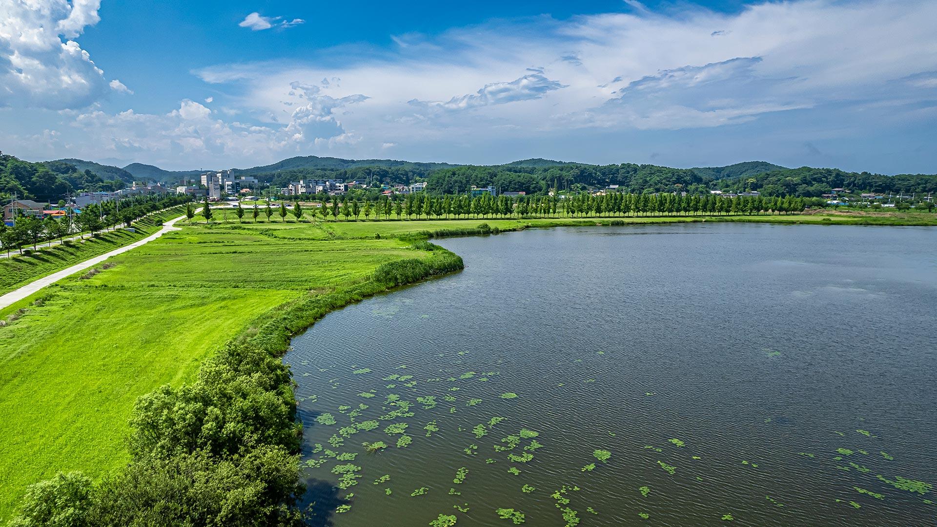 上空から見た鏡浦生態貯水池の全景 03