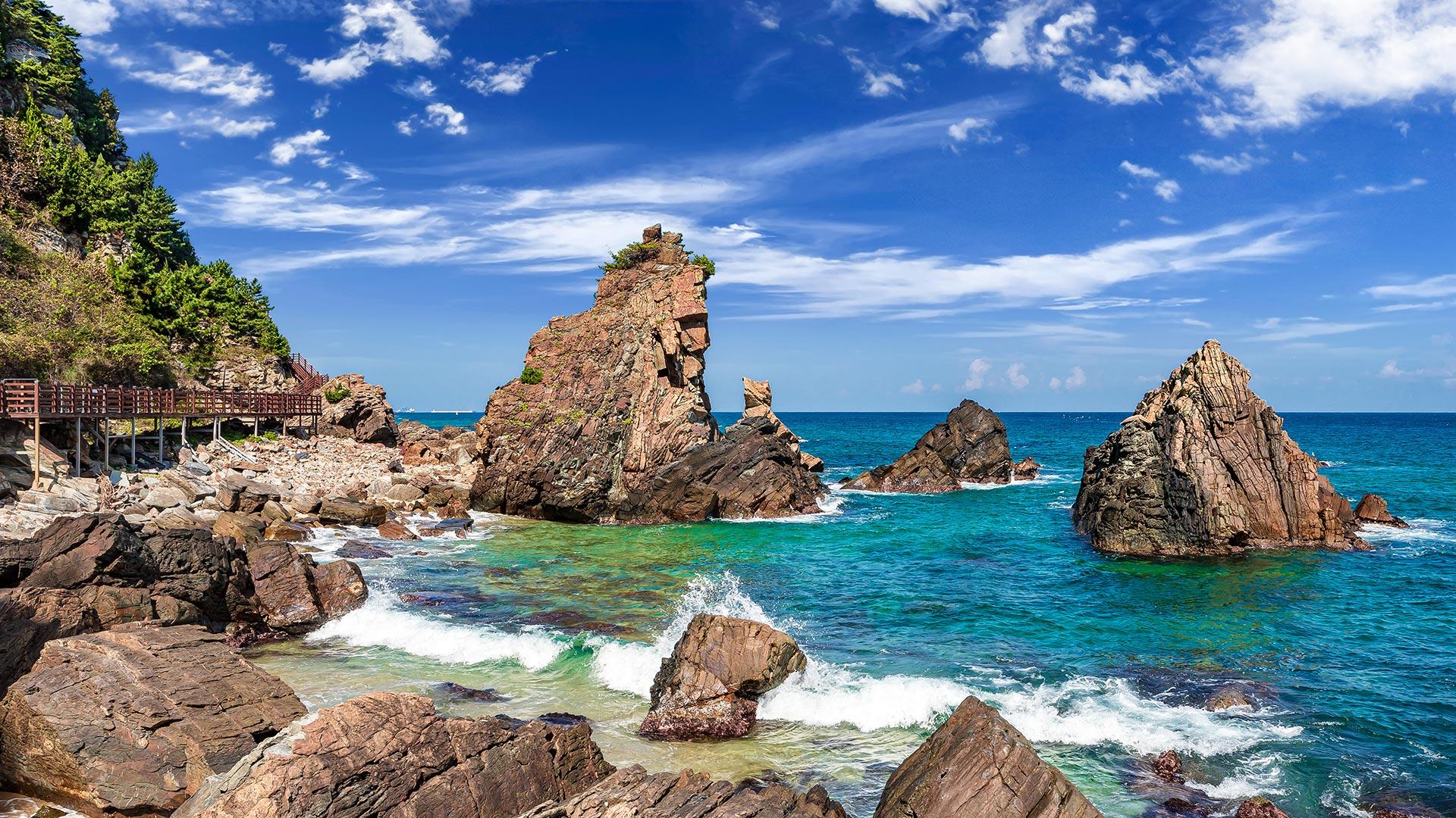 可欣赏头盔和大海的贞洞-深谷巴道夫路