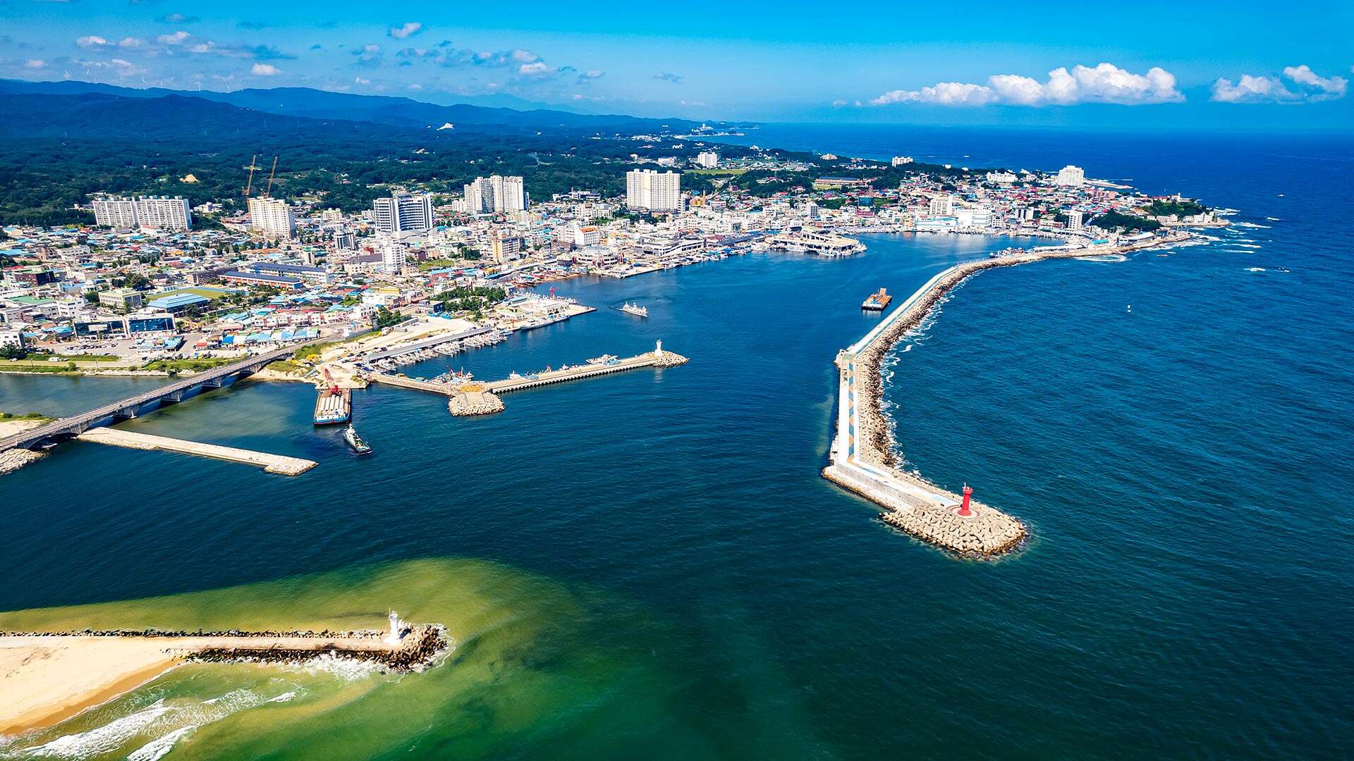 从空中俯瞰注文津港