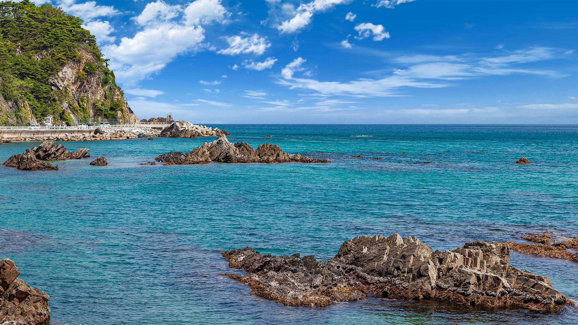海と岩山が一望できるホンファロ海岸道路04