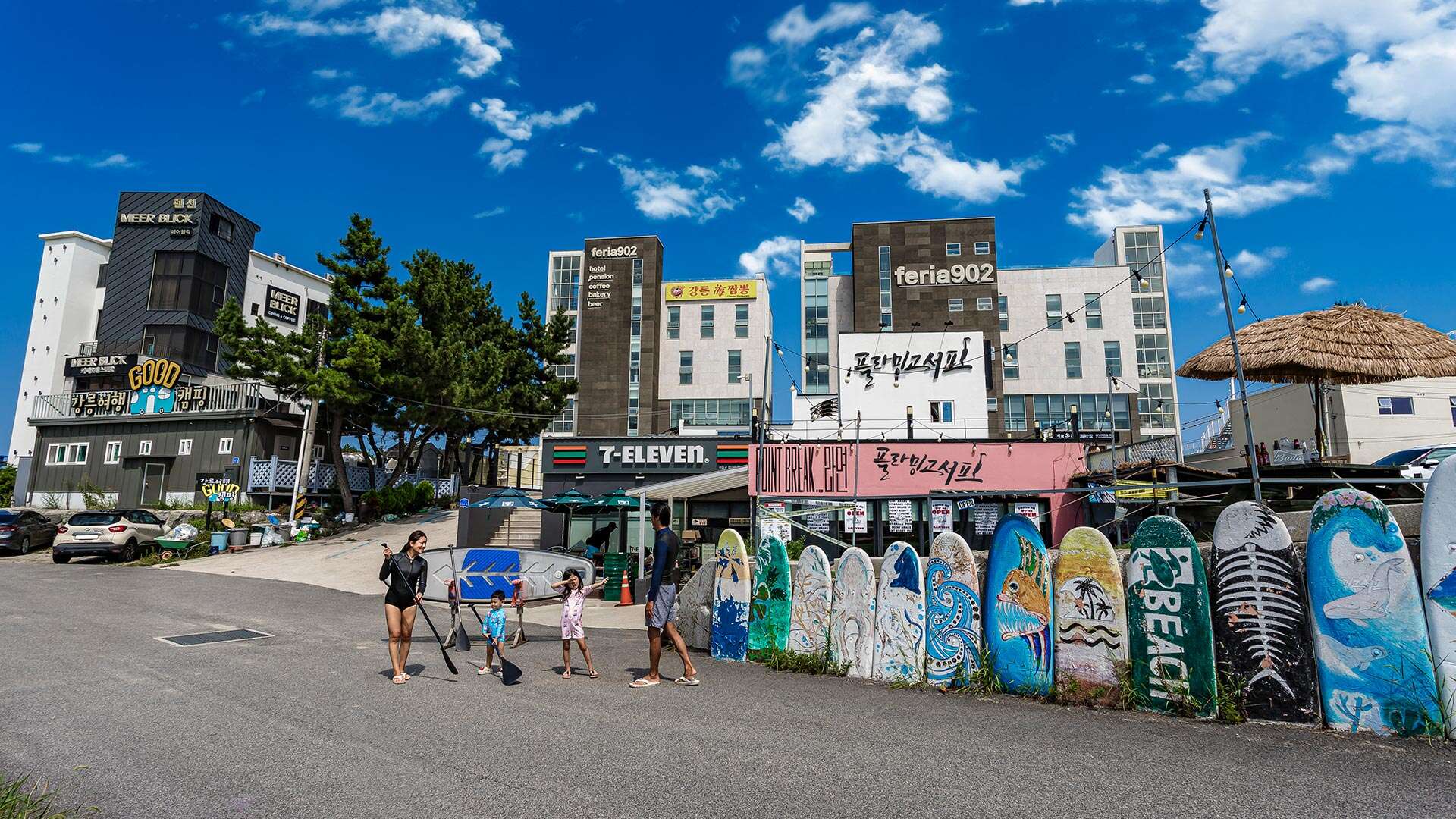 准备享受桨板运动的人们